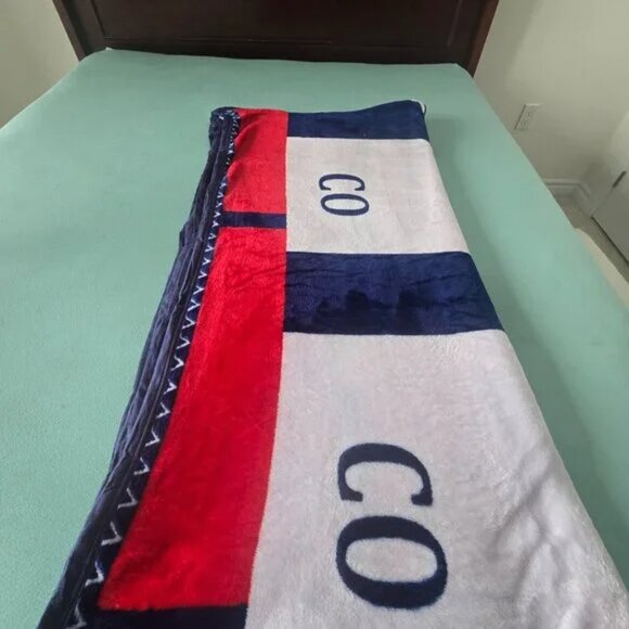 Soft Plush Blanket King Size - Picture 2 of 4